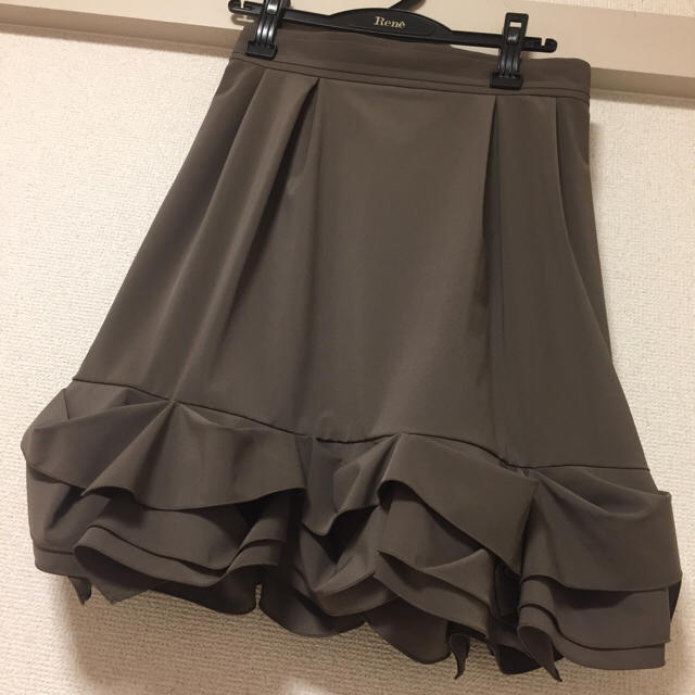 FOXEY(フォクシー)の極美品♡フォクシーレイニーフリルスカート 40♡ レディースのスカート(ひざ丈スカート)の商品写真