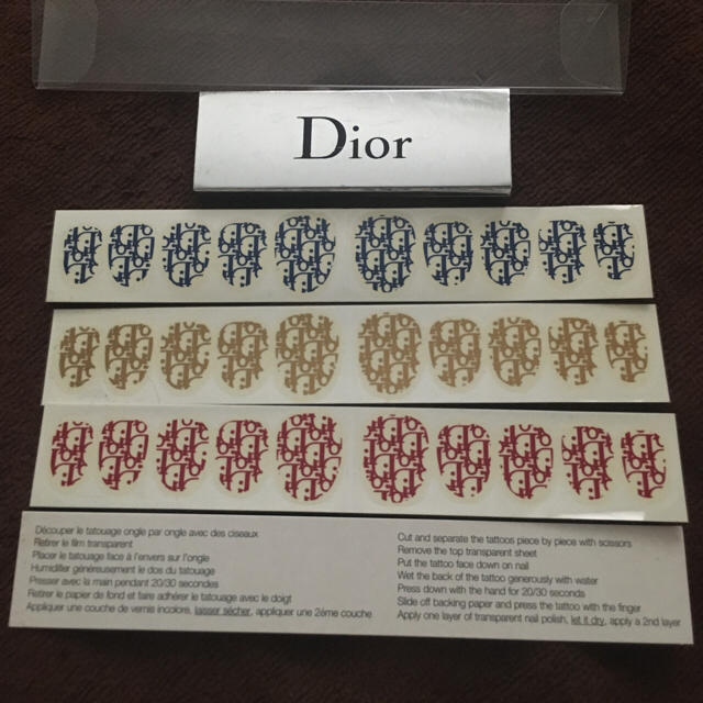 Dior(ディオール)の激レア！！Dior ネイルシール新品☆ コスメ/美容のネイル(ネイル用品)の商品写真