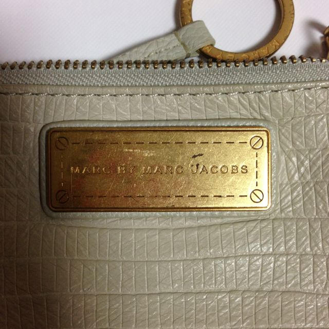 MARC BY MARC JACOBS(マークバイマークジェイコブス)のマークバイマーク小銭入れGW限定値下げ！ レディースのファッション小物(名刺入れ/定期入れ)の商品写真