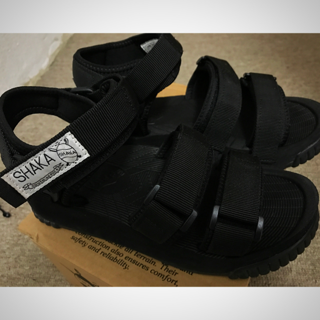 SHIPS for women(シップスフォーウィメン)のシャカ SHAKA NEO BUNGY PLAY 黒 完売 レディースの靴/シューズ(サンダル)の商品写真