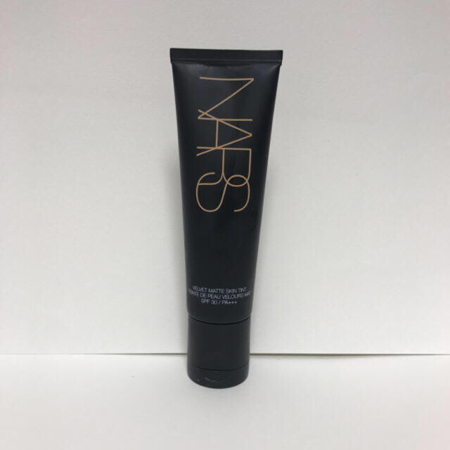 NARS(ナーズ)のNARS ベルベットマットスキンティント コスメ/美容のベースメイク/化粧品(ファンデーション)の商品写真