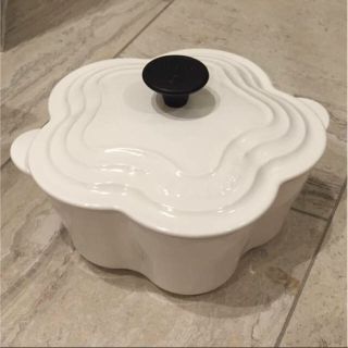 ルクルーゼ(LE CREUSET)の新品 ルクルーゼ ココット フルール お鍋 ホワイト 廃盤品 (鍋/フライパン)