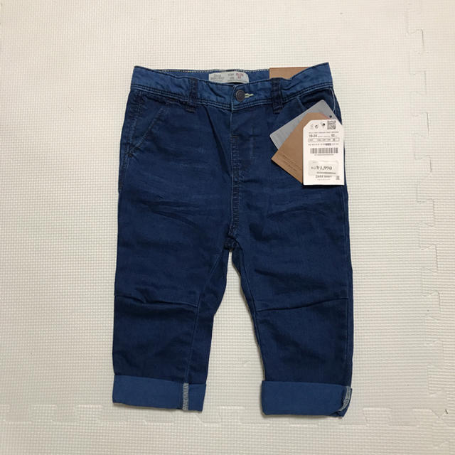 ZARA KIDS(ザラキッズ)のzarakids デニムパンツ 新品未使用 キッズ/ベビー/マタニティのキッズ服男の子用(90cm~)(パンツ/スパッツ)の商品写真