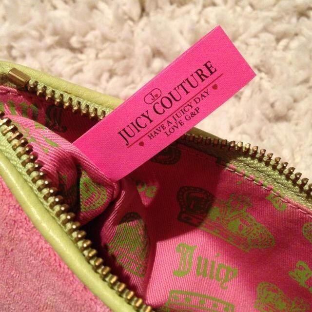 Juicy Couture(ジューシークチュール)のJUICY ♡ パイル地ポーチ レディースのファッション小物(ポーチ)の商品写真
