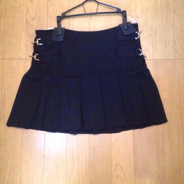 VIVAYOU(ビバユー)の黒のショートスカート レディースのスカート(ミニスカート)の商品写真