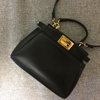 フェンディ(FENDI)のフェンディ FENDI マイクロピーカブー 黒(ショルダーバッグ)