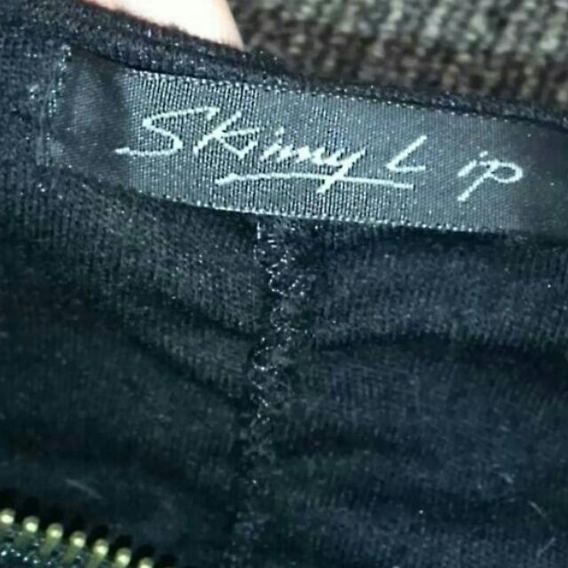 Skinny Lip(スキニーリップ)のスキニーリップ  背中開きパーカーワンピ レディースのトップス(パーカー)の商品写真