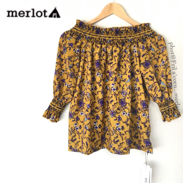 merlot(メルロー)のメルロー 2wayボタニカルオフショルダートップス ＊イエロー レディースのトップス(シャツ/ブラウス(半袖/袖なし))の商品写真