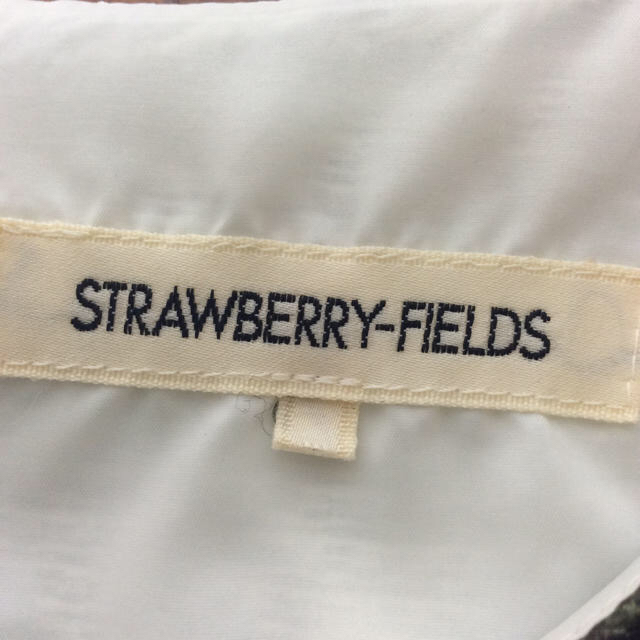 STRAWBERRY-FIELDS(ストロベリーフィールズ)のストロベリーフィールズのワンピース レディースのワンピース(ひざ丈ワンピース)の商品写真