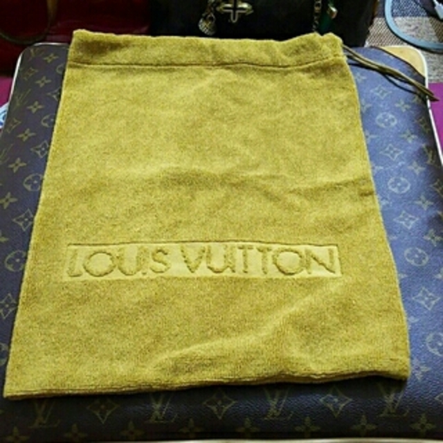 LOUIS VUITTON(ルイヴィトン)のヴィトン タオル地巾着袋 レディースのバッグ(ショップ袋)の商品写真