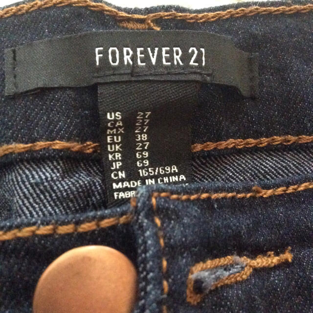 FOREVER 21(フォーエバートゥエンティーワン)の 専用ページ レディースのパンツ(デニム/ジーンズ)の商品写真