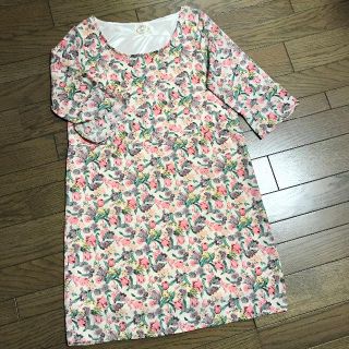 トッコ(tocco)のトッコTOCCO 花柄ボタニカル柄 ラップ袖Iラインワンピース(ミニワンピース)