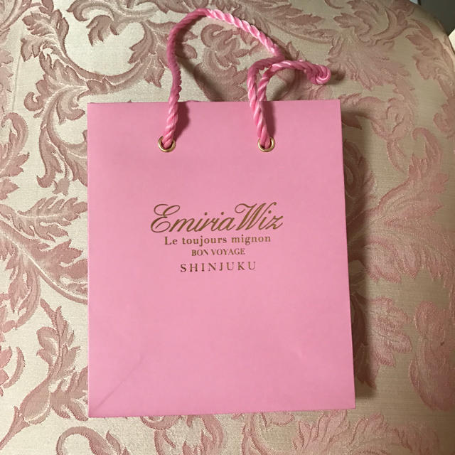 Emiriawiz Emiriawiz新宿店1周年限定ショッパーピンクエミリアウィズ愛沢えみりショ袋の通販 By セレクトcrea 値下げok プロフ必読 エミリアウィズならラクマ