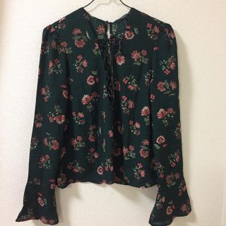 フォーエバートゥエンティーワン(FOREVER 21)のForever21 花柄 ブラウス(シャツ/ブラウス(長袖/七分))