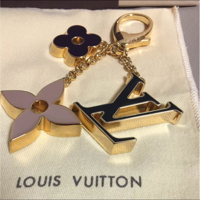 LOUIS VUITTON(ルイヴィトン)のヴィトン  キーホルダー値下げ今日だけ レディースのファッション小物(キーホルダー)の商品写真