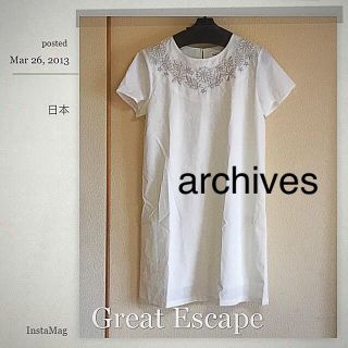 アルシーヴ(archives)の【新品値札付き】archives■6900円■銀糸刺繍付きサテン風ワンピース/白(ひざ丈ワンピース)