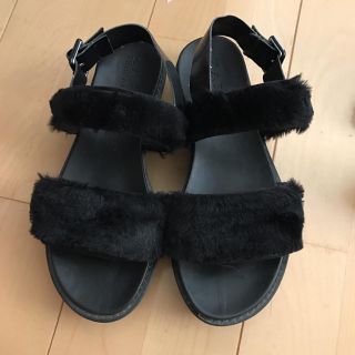 ザラ(ZARA)のザラ ファー サンダル(サンダル)