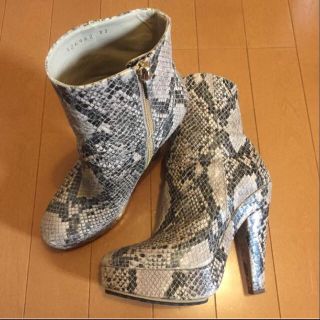 ステラマッカートニー(Stella McCartney)のステラマッカートニーパイソン柄ブーツ(ブーツ)