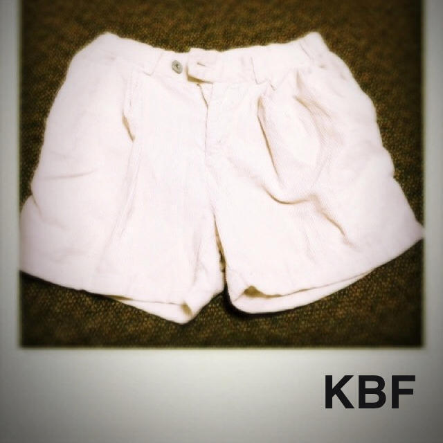 KBF(ケービーエフ)の値下げKBF☆コーデュロイショートパンツ レディースのパンツ(ショートパンツ)の商品写真
