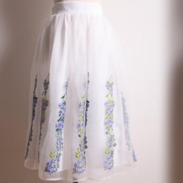 tocco(トッコ)のトッコTocco♡フラワー刺繍オーガンジースカート アナイ エムプルミエ レディースのスカート(ひざ丈スカート)の商品写真