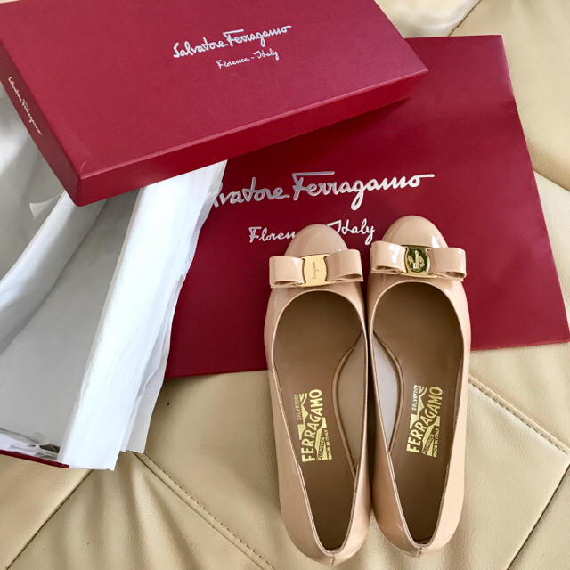 Ferragamo フェラガモ パンプス ピンク