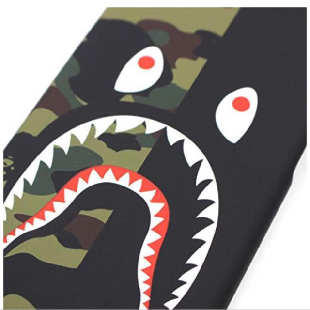 A BATHING APE -    【売切セール】光る！？iPhone7ケースの通販 by Coco..'s shop｜アベイシングエイプならラクマ