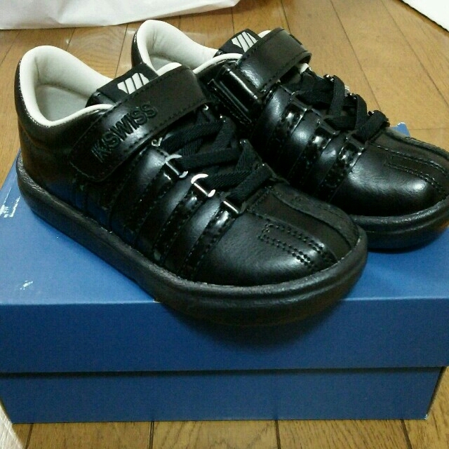 K-SWISS(ケースイス)のicon4111様専用です♪新品☆ K-SWISS キッズシューズ 18㎝ キッズ/ベビー/マタニティのキッズ靴/シューズ(15cm~)(スニーカー)の商品写真