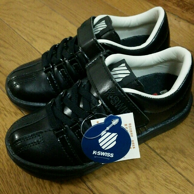 K-SWISS(ケースイス)のicon4111様専用です♪新品☆ K-SWISS キッズシューズ 18㎝ キッズ/ベビー/マタニティのキッズ靴/シューズ(15cm~)(スニーカー)の商品写真