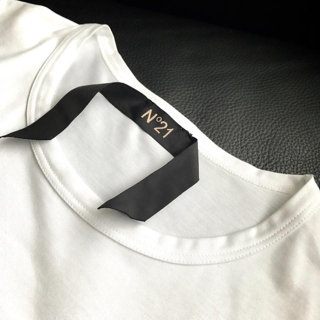 N°21(ヌメロヴェントゥーノ)の【フジカズ様専用】《新品》N°21 ヌメロ ヴェントゥーノ ロゴ Tシャツ メンズのトップス(Tシャツ/カットソー(半袖/袖なし))の商品写真