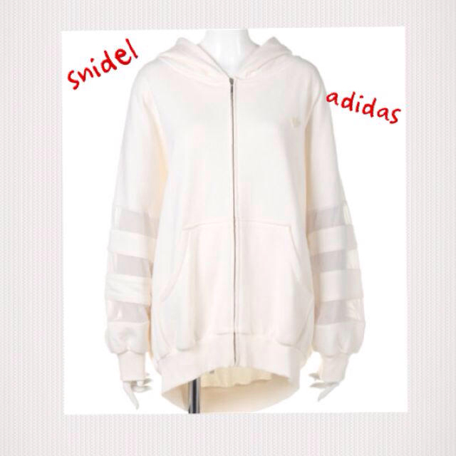 SNIDEL(スナイデル)のsnidel✖️adidas☆パーカー レディースのトップス(パーカー)の商品写真