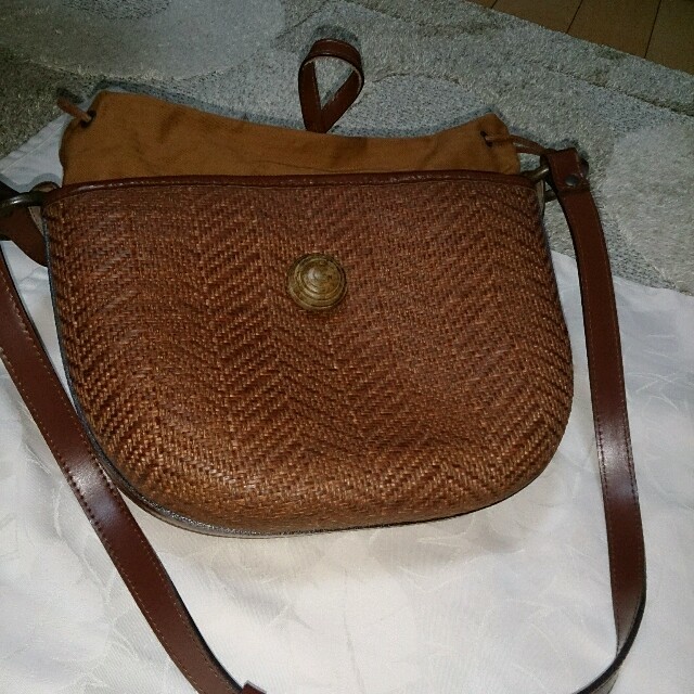   美品  籐製ショルダーバッグ レディースのバッグ(ショルダーバッグ)の商品写真