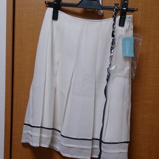 ロディスポット(LODISPOTTO)のロディスポット☆白スカート(ひざ丈スカート)