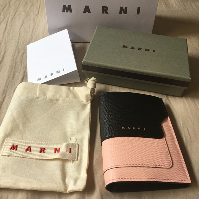 【新品】マルニ コンパクト 二つ折り財布