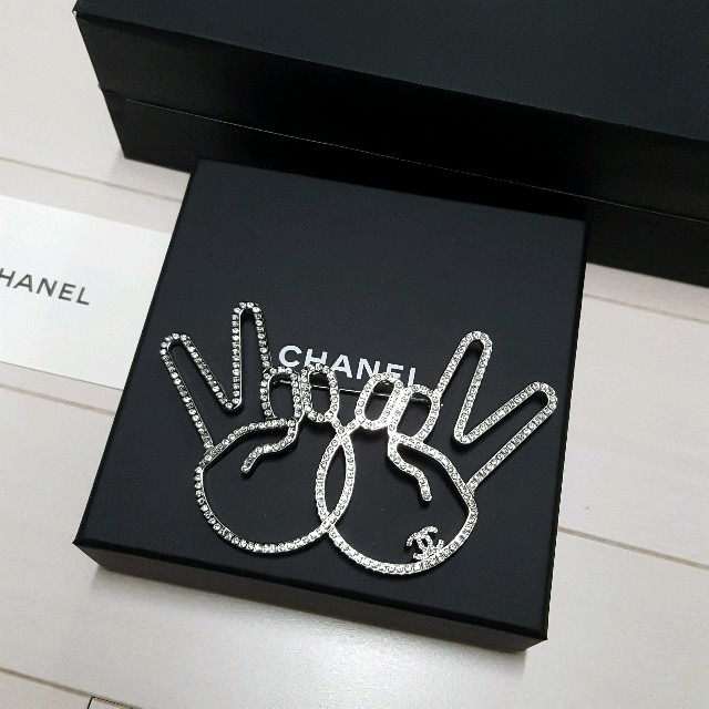 CHANEL花ブローチG-DRAGON着用BIGBANG銀座店購入正規品