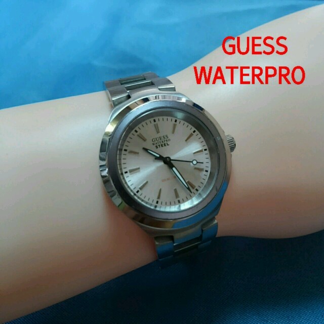 GUESS(ゲス)の(値下げ)　GUESS WATERPRO(10気圧防水)　レディース  レディースのファッション小物(腕時計)の商品写真