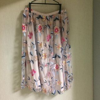 ザラ(ZARA)の美品【ZARA】フラワーチュールスカート(ロングスカート)