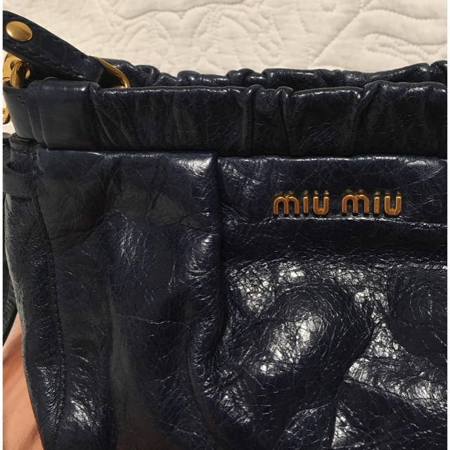 miumiu(ミュウミュウ)の美品 mayu様専用 ミュウミュウ miumiu ショルダーポシェット レディースのバッグ(ショルダーバッグ)の商品写真