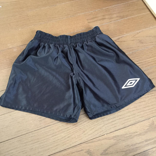 UMBRO(アンブロ)のアンブロサッカーパンツ140センチ スポーツ/アウトドアのサッカー/フットサル(その他)の商品写真