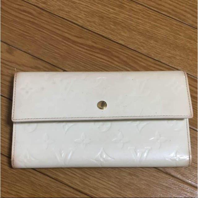 LOUIS VUITTON(ルイヴィトン)のルイヴィトン ヴェルニ 財布 レディースのファッション小物(財布)の商品写真