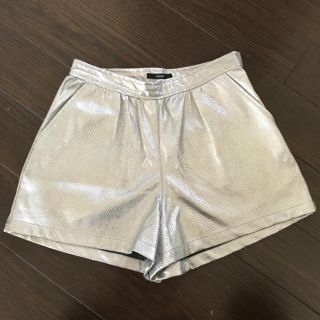 エモダ(EMODA)の値下げ⬇︎ タグ付き新品★EMODA★シルバー ショートパンツ(ショートパンツ)