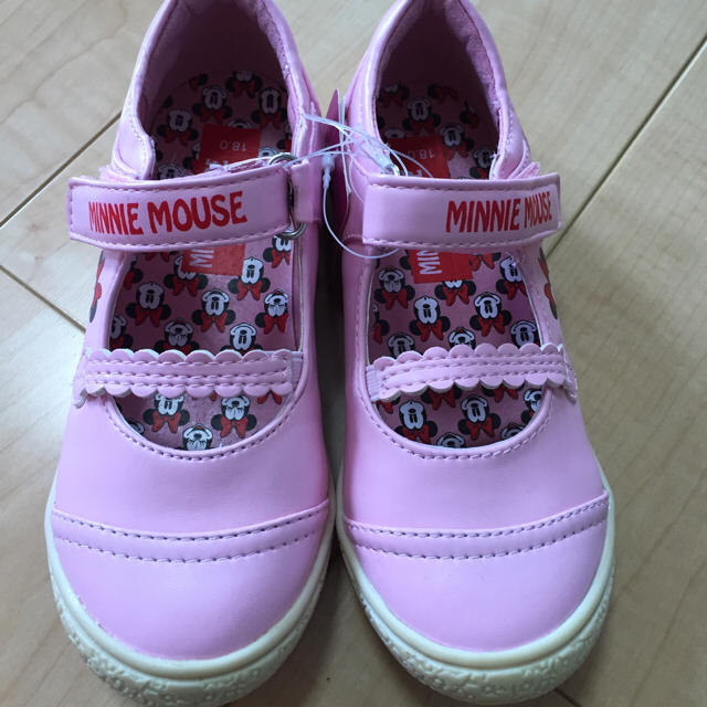 Disney(ディズニー)の新品未使用 ディズニー ミニーちゃん シューズ 18㎝ 女の子 ピンク キッズ/ベビー/マタニティのキッズ靴/シューズ(15cm~)(スニーカー)の商品写真