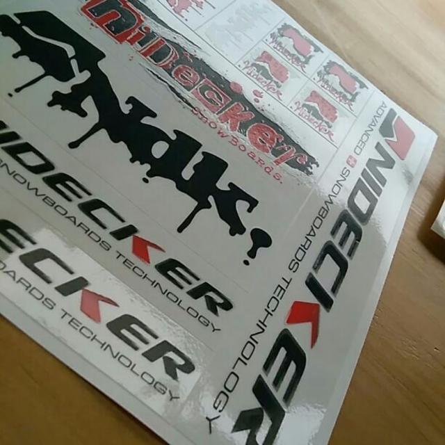 NIDECKER (ニデッカー) シートステッカーセット ２枚組 スポーツ/アウトドアのスノーボード(その他)の商品写真