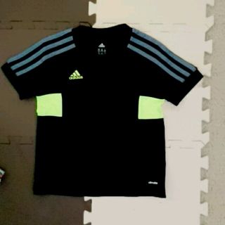 アディダス(adidas)のadidas　子供用　120cm(Tシャツ/カットソー)