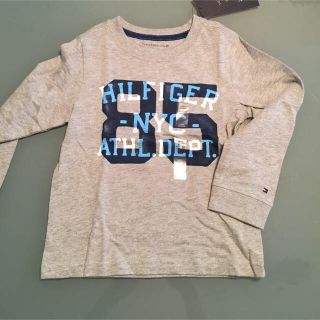 トミーヒルフィガー(TOMMY HILFIGER)の新品 トミーヒルフィガー Tシャツ 長袖 3T 100cm(Tシャツ/カットソー)