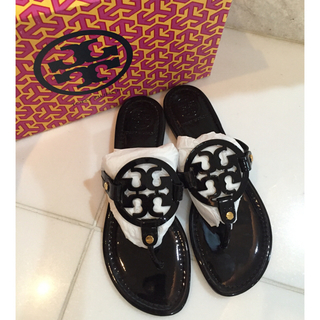 トリーバーチ(Tory Burch)の新品❤️トリーバーチ トングサンダル(サンダル)