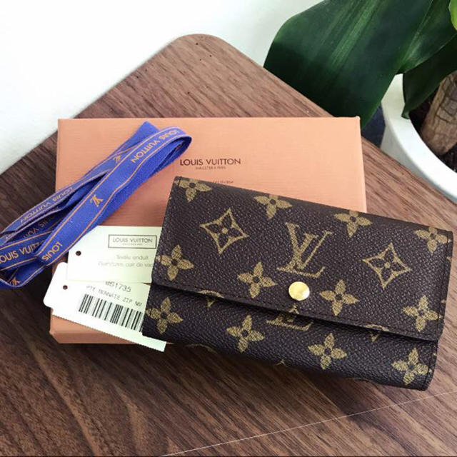 LOUIS VUITTON(ルイヴィトン)の新品未使用品！ルイヴィトン 折財布 モノグラム ポルトモネジップ レディースのファッション小物(財布)の商品写真