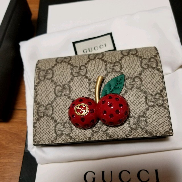 Gucci(グッチ)のGUCCI　チェリーカードケース　専用 レディースのファッション小物(財布)の商品写真