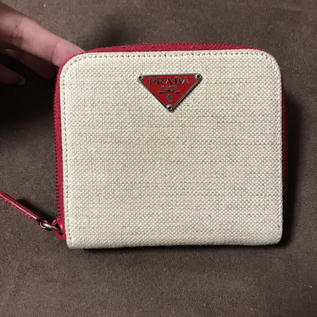 PRADA(プラダ)のPRADA 折りたたみ財布 赤 レディースのファッション小物(財布)の商品写真