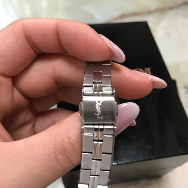 お値引きしました♡(電池交換済み )イヴ・サンローラン♡腕時計 お値引きしました♡(電池交換済み )イヴ・サンローラン♡腕時計