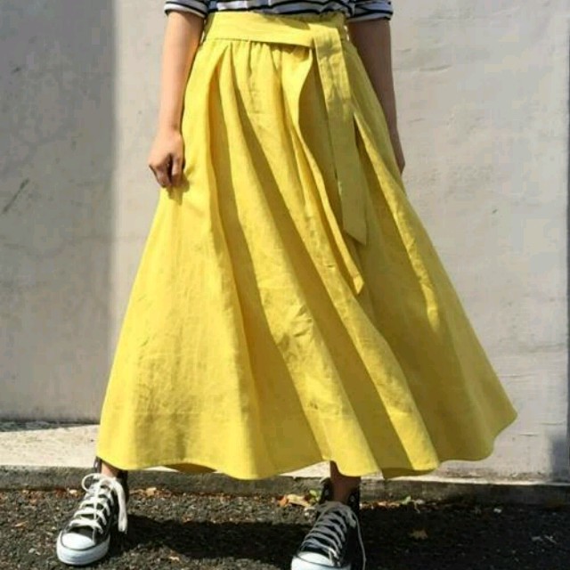 Mila Owen(ミラオーウェン)のお値下げ☆ミラオーウェン☆リネンフレアスカート☆イエロー☆VERY レディースのスカート(ロングスカート)の商品写真